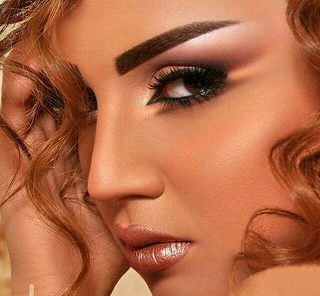 معرفی بهترین برند های پنکیک برای گریم عروس